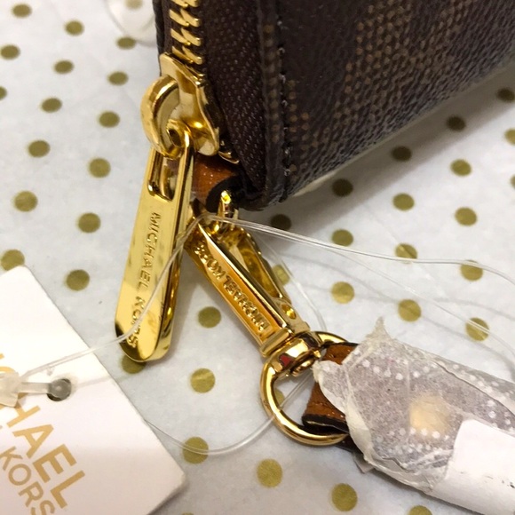 Michael Kors Signature Electronic Multifunction Phone Case/Wristlet /Wallet. NWT - Picture 9 of 10